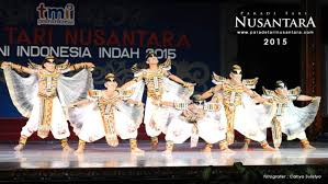Budaya indonesia dapat juga diartikan bahwa indonesia memiliki beragam suku bangsa dan budaya yang beragam seperti tarian daerah, pakaian adat, dan rumah a Cerita Indonesia Menari Masihkah Pertunjukan Seni Tari Tradisional Diminati