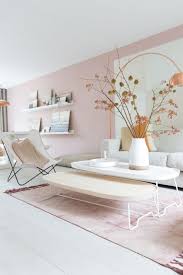 La Couleur Rose Poudre Dans La Deco Interieure Archzine Fr Deco Salon Salon Rose Deco Maison