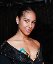 Here, chung shows how to salvage a tough hair situation: How To Style Baby Hair Edges For Celeb Inspired Looks