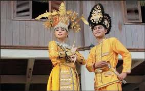 Pakaian tradisional mereka mirip kepada masyarakat di thailand. 34 Pakaian Adat Provinsi Indonesia Beserta Gambarnya