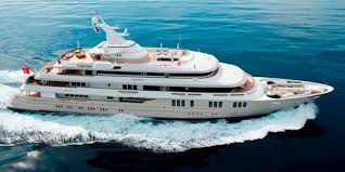 Somme pour laquelle il a contracté deux emprunts pour un total de 38,5 millions d'euros. Bernard Tapie Loue Son Yacht A 570 000 Euros