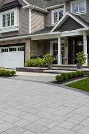Pave Citadin Modulaire Gris Glacier Et Noir Muret Citadin Noir Couronnement Et Marche Citadin Gris Granite Citadin Modular Ice Gra Garage Doors Outdoor Decor Outdoor