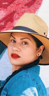 Esa foto con tu carita de adolecente me recuerda tantas vivencias y  recuerdos tan bonito que no se olvidan, bendiciones siempre amén 🙏