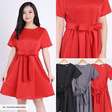 Selanjutnya, desainer menyiapkan beberapa set gambar desain baju dinas, siapa tahu, bisa menjadi bahan referensi bagi semua penggemar fashion untuk membuat baju dinas dengan artikel 52+ ide. 9 Gaun Cantik Yang Akan Membuatmu Tampil Lebih Menawan Di Hari Natal Yang Spesial