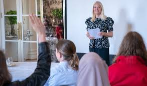 Siden 1943 har vi vært med til både hverdag og fest, og vår historie fortsetter med deg. Crown Princess Mette Marit Hosted A Writing Class At Skaugum