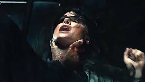 The halloween kills trailer begins with myers leaving the burning house of laurie strode (jamie lee curtis), which was seen aflame at the end of 2018's halloween. Yi G Frc647snm