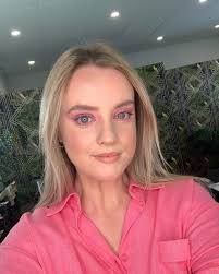 Ellen Bell Makeup Artist