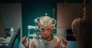 July 15, 2021 'titane' is a ravishing trip through fire and fury from the director of 'raw' julia ducournau's sophomore feature is coming straight for the jugular. 4uvxx9mzyusq2m