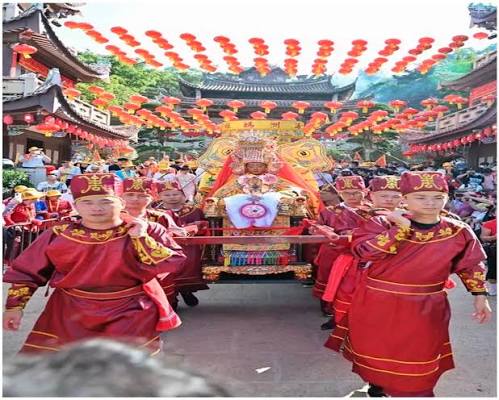 The Development and Modern Transformation of Material Culture in the Worship of Mazu