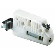 Posez le meuble haut de cuisine sur ses fixations. Boitier 806 Pour Fixation Elements Hauts Camar Bricozor