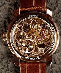 The female titan kills armin's entire squad, but spares armin's life after carefully removing his hood and observing his face. Titan Skeleton Watch Skeleton Watches Skeleton Watch Watches For Men