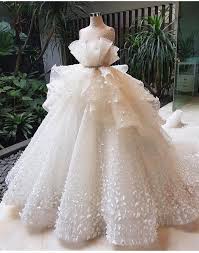 Unique Designed Wedding Dress Embroidered Lace Bridal Gown Princess Royal Dress In 2020 Ball Gowns Wedding Gowns Bridal Dresses