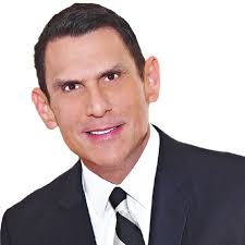 L E A D E R S O F I N F L U E N C E :