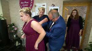 Die braut hat sich den traum von einem prinzessinnenkleid erfüllt und gab ihrem peter nach acht jahren endlich das jawort. Estefanias Kleid Kaputt Das Ging Bei Wollny Hochzeit Schief Promiflash De