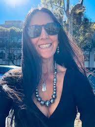 Debbie Rector's Instagram, Twitter & Facebook