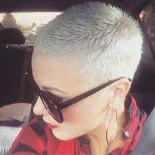 deze 10 dames bewijzen dat een kort geschoren kapsel geweldig kan staan super short hair very short hair hair styles
