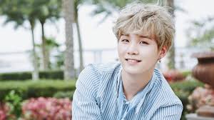 März 1993 in daegu, südkorea), auch bekannt als suga (stylisiert suga) oder agust d, ist ein . Who Is Yoongi Dating All About His Love Life Otakukart