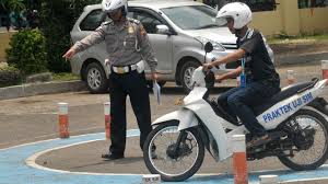 Soal ujian teori sim c dan kunci jawaban terbaru disajikan dalam bentuk video agar mudah dipelajari oleh berbagai kalanganmembuat sim c surat izin mengemud. Ini Bagian Ujian Praktik Sim C Tersulit Banyak Yang Gugur