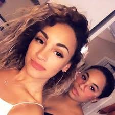 Vanessa Jarrett's Instagram, Twitter & Facebook