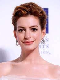 anne hathaway おしゃれまとめの人気アイデア pinterest death proudence 流行りのヘアカラー カラフルヘア 美容