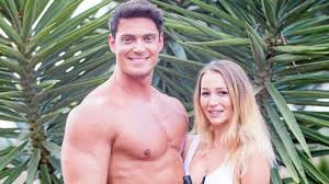 Laura anderson, 29, a cabin crew member from stirling. Dreifach Sex Bei Love Island 2018 Die Paare Lassen Es Krachen