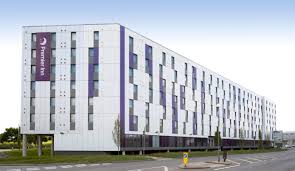 What are some restaurants close to premier inn london king's cross hotel? Review Is The Premier Inn Heathrow Terminal 4 Worth It