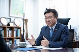 특히 이 의원이 수행비서와 함께 지난 11일부터 13일까지 사흘 간 광주와 전남지역에서 결혼식, 장례식, 행사. G32tq C4 Aoylm