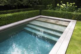 Zichtbeton Zwembad In Kleine Tuin Van Kustvilla Zwembad Tuin Tuin En Terras