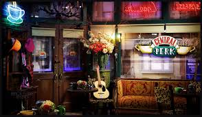 The One Where They Finally Went To Central Perk I M Not A Tourist I Swear Decoracao De Bar Cafeteria Decoracao