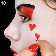 Goldfarbene kette mit einem süßen anhänger alice im wunderland. Schminkanleitung Alice Im Wunderland Maskworld Com