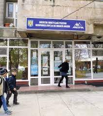 Director general, economisti, muncitori calificati dar si muncitori necalificati sunt posturi disponibile care se regasesc in oferta. Locuri De MuncÄƒ BuzÄƒu È™ansÄƒ De Angajare Pentru Mii De Buzoieni SÄƒptÄƒmana Aceasta Reporter Buzoian