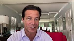 Review: Mark Collier is spotlighted in 'The Donna Drake Show'