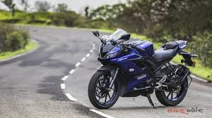 Yamaha motor india launched the 2020 new emission compliant the new bs6 variant has an only a new set of stickers. Yamaha Yzf R15 V3 Price Bs6 Mileage Images Colours Specs Bikewale