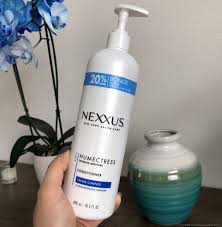 Even if i get a blowout, oof… my hair puffs up within an hour. Nexxus Humectress Ultimate Moisture Conditioner Nice And Workable Ingredients That Are Perfect For Normal Hair Type But Will They Do Any Good For Dry Hair Consumer Reviews