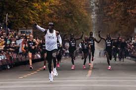 What am i right about this time? Breaking Down The Shoes That Carried Eliud Kipchoge To A Sub 2 Hour Marathon Gq