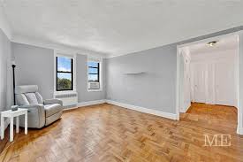bay ridge prewar studio with parquet