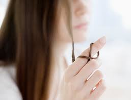 Scalp ringworm is a fungal infection that is a common cause of patchy hair loss in children. The Easiest Ways To Conceal Major Hair Breakage Stylecaster