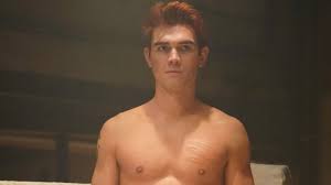 Archie is set in the fictional small town of riverdale. Riverdale Folge 13 Archie Zuruck Im Boxring Kino De