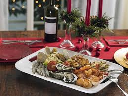 For dinner on christmas eve, most italians eat fish and seafood. Christmas Food Traditions Around The World Traditional Christmas Dinner