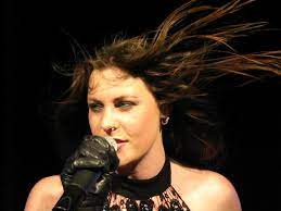 She is currently the lead vocalist of finnish symphonic metal band nightwish. Floor Jansen Wikipedia