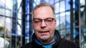 Kniven mot strupen” på jobbet