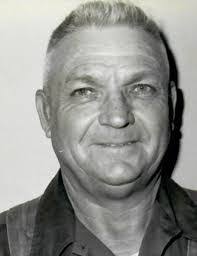 Darryl Howell's Instagram, Twitter & Facebook