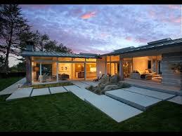This architectural style originated in the 1920s, but experienced its massive boom in. Contemporary Ranch Style House Embracing All Simplicity In Comfort Youtube