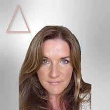 Lesley Shepherd's Instagram, Twitter & Facebook