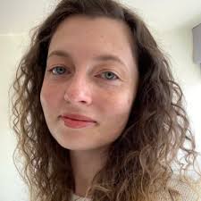 Danni Williams💀 (@_forbookssake)