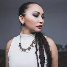 Kat Lucas (@thekatlucas)