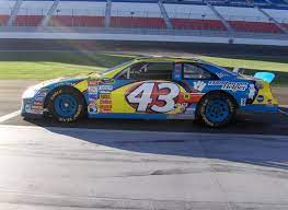 The chance to see a race at the supreme las vegas motor speedway is a joy that every racing fan should experience. Nascar Review Of Richard Petty Driving Experience Las Vegas Nv Tripadvisor