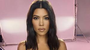 According to refinery 29, kourtney is just 5'0 tall. How Tall Are The Kardashians In Feet Capital