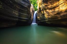Hasil gambar untuk air terjun luweng sampang