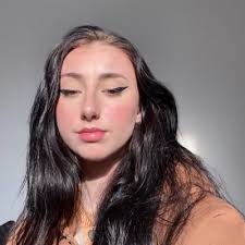 Felicity Alexander (@felicity_alexx)